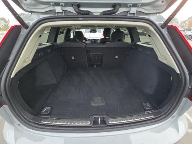 2025 Volvo V60 Cross Country Plus