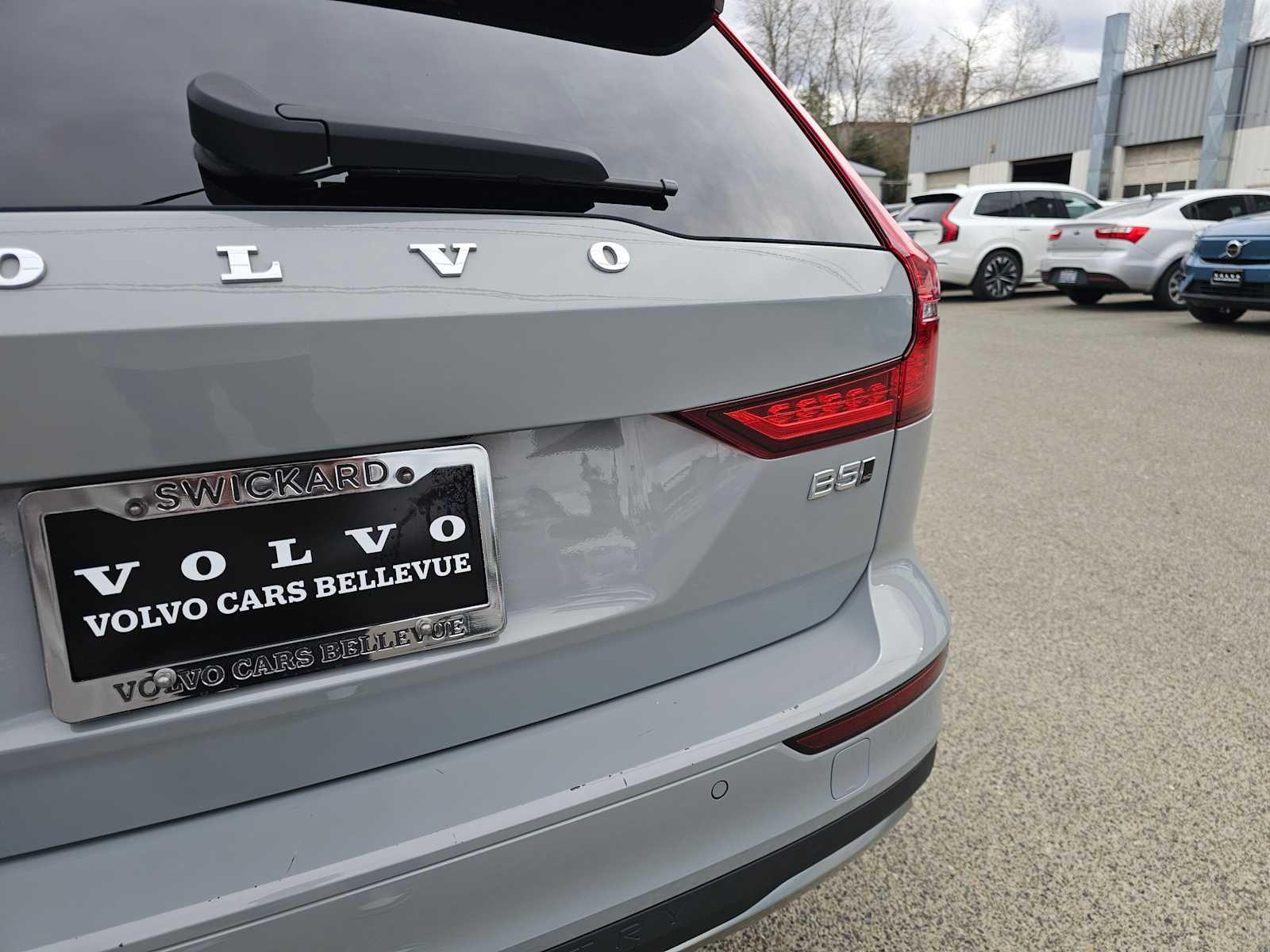 2025 Volvo V60 Cross Country Plus