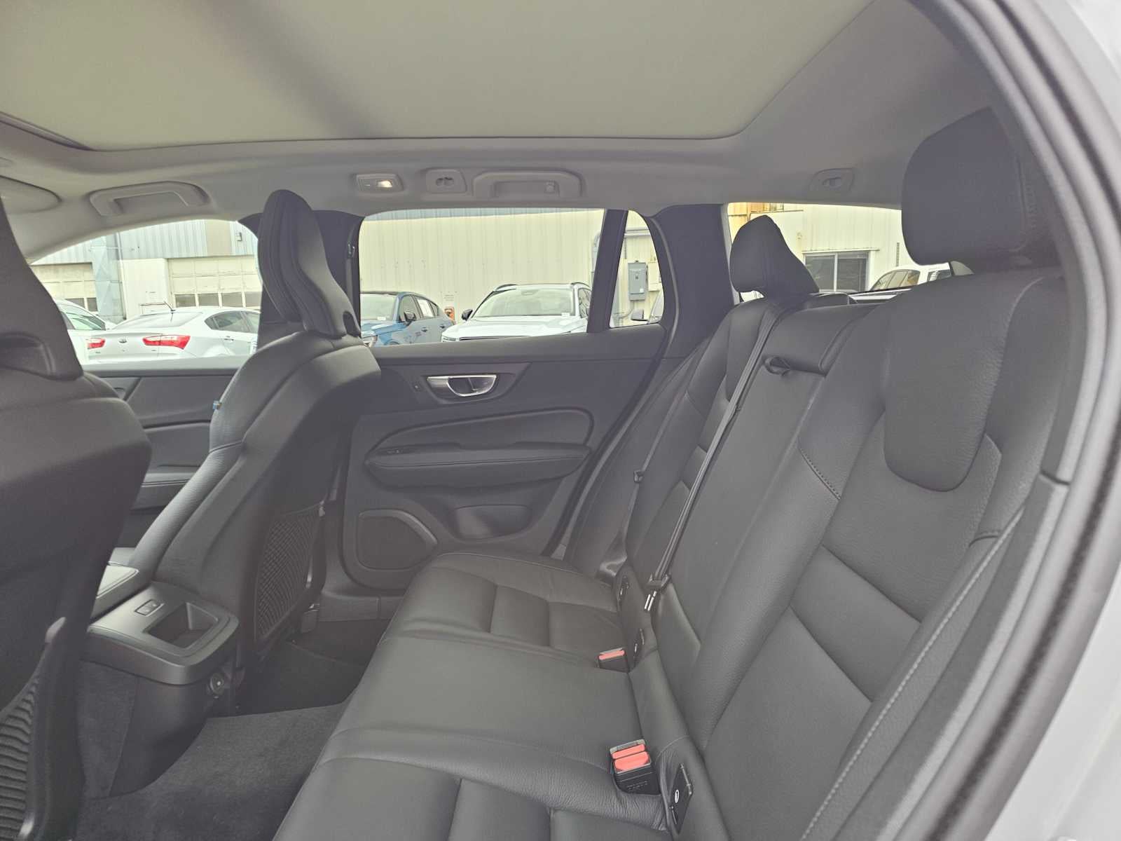 2025 Volvo V60 Cross Country Plus