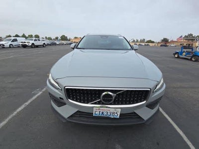 2025 Volvo V60 Cross Country Plus