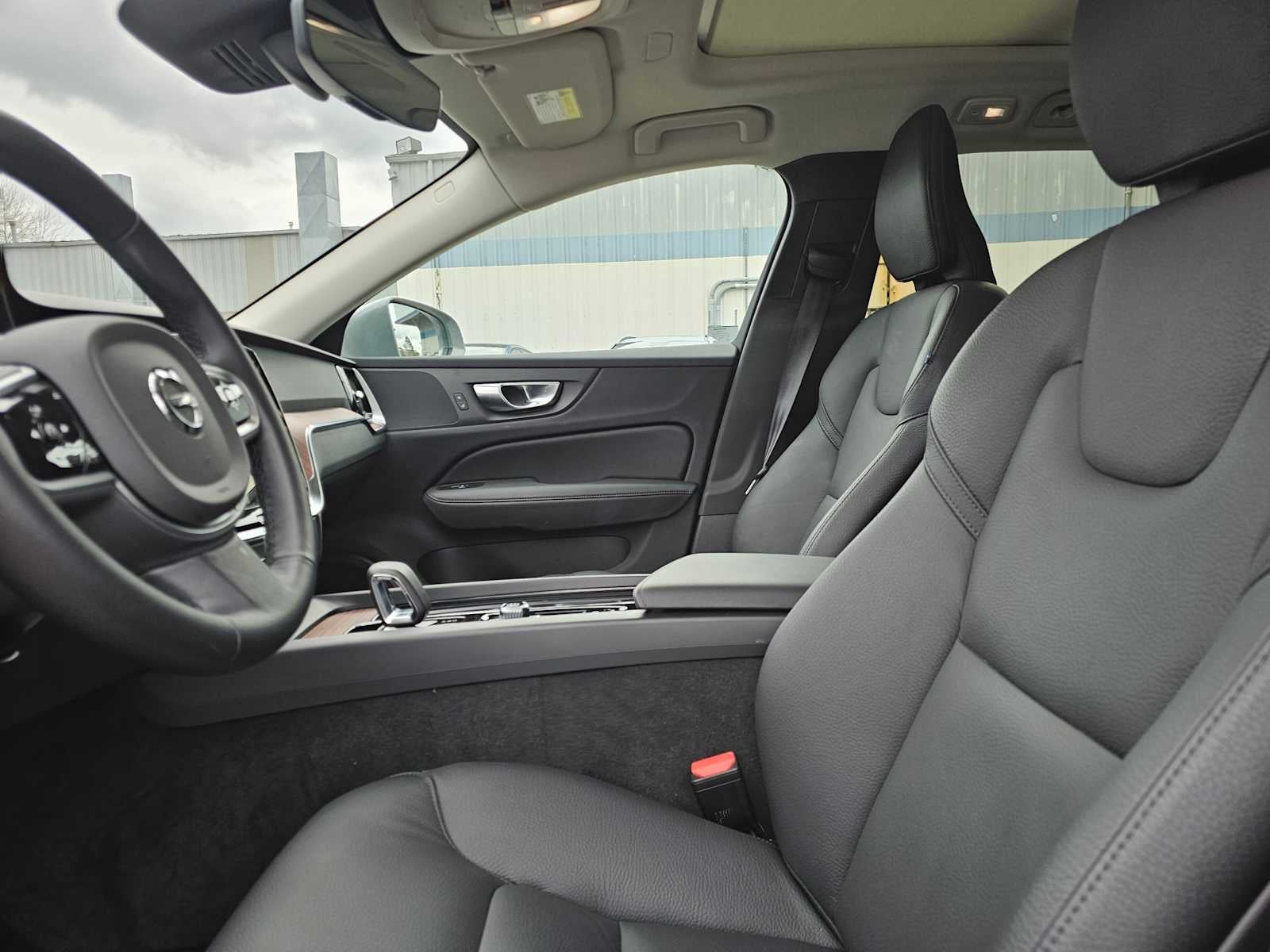 2025 Volvo V60 Cross Country Plus