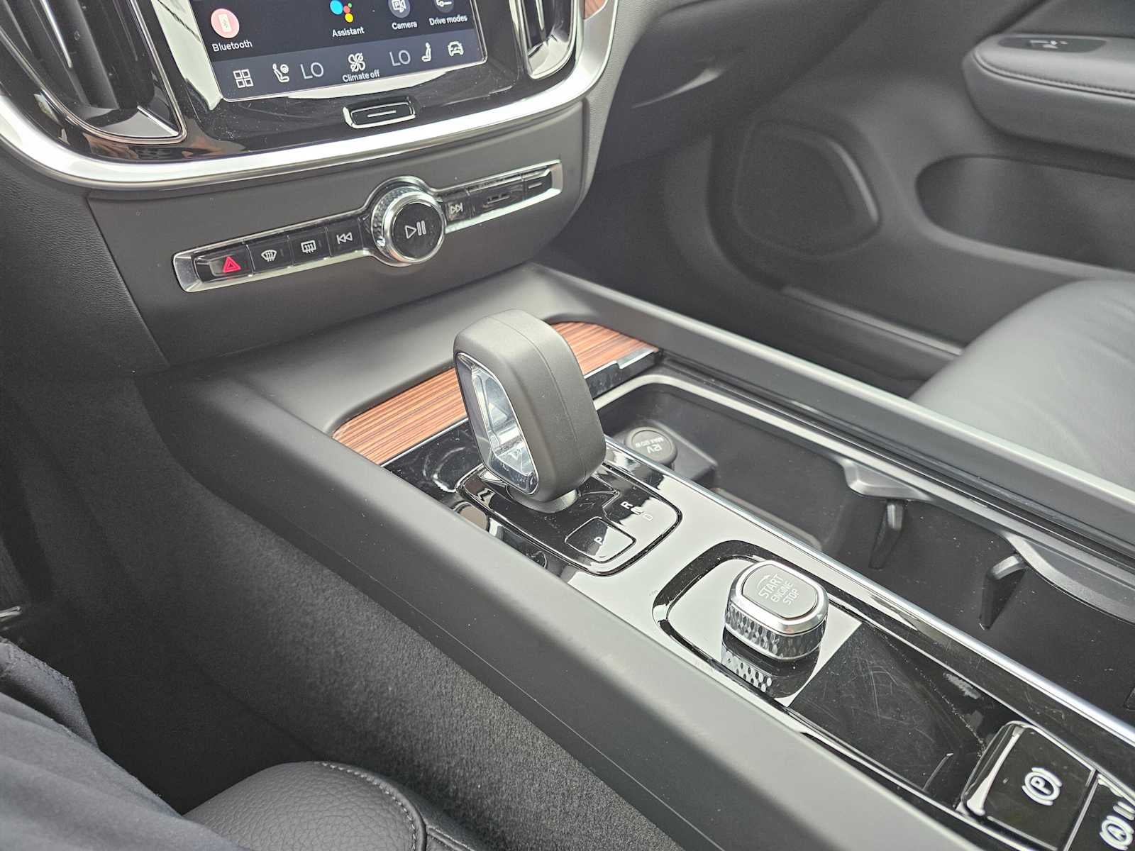 2025 Volvo V60 Cross Country Plus