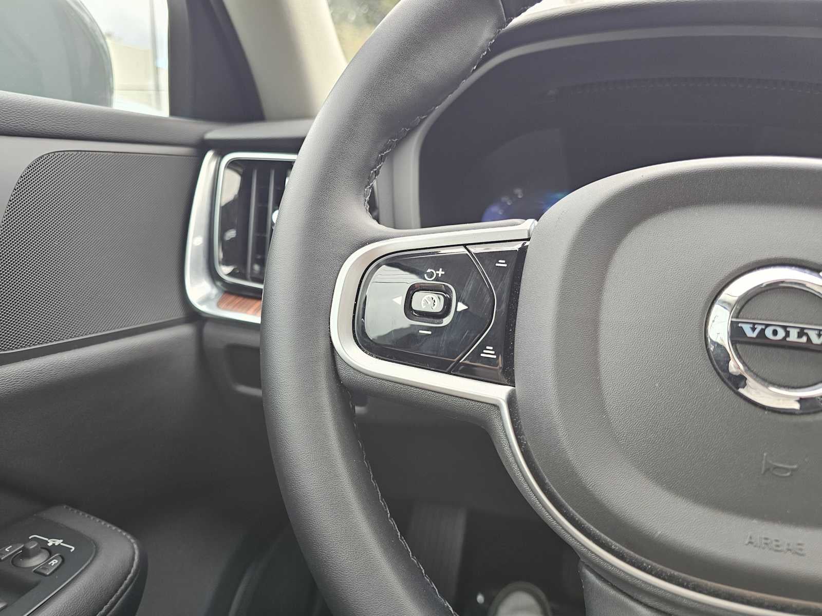 2025 Volvo V60 Cross Country Plus