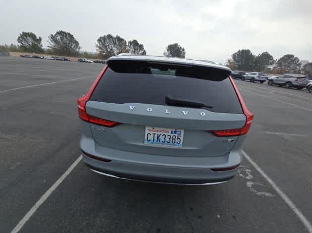 2025 Volvo V60 Cross Country Plus