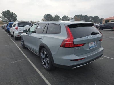 2025 Volvo V60 Cross Country Plus