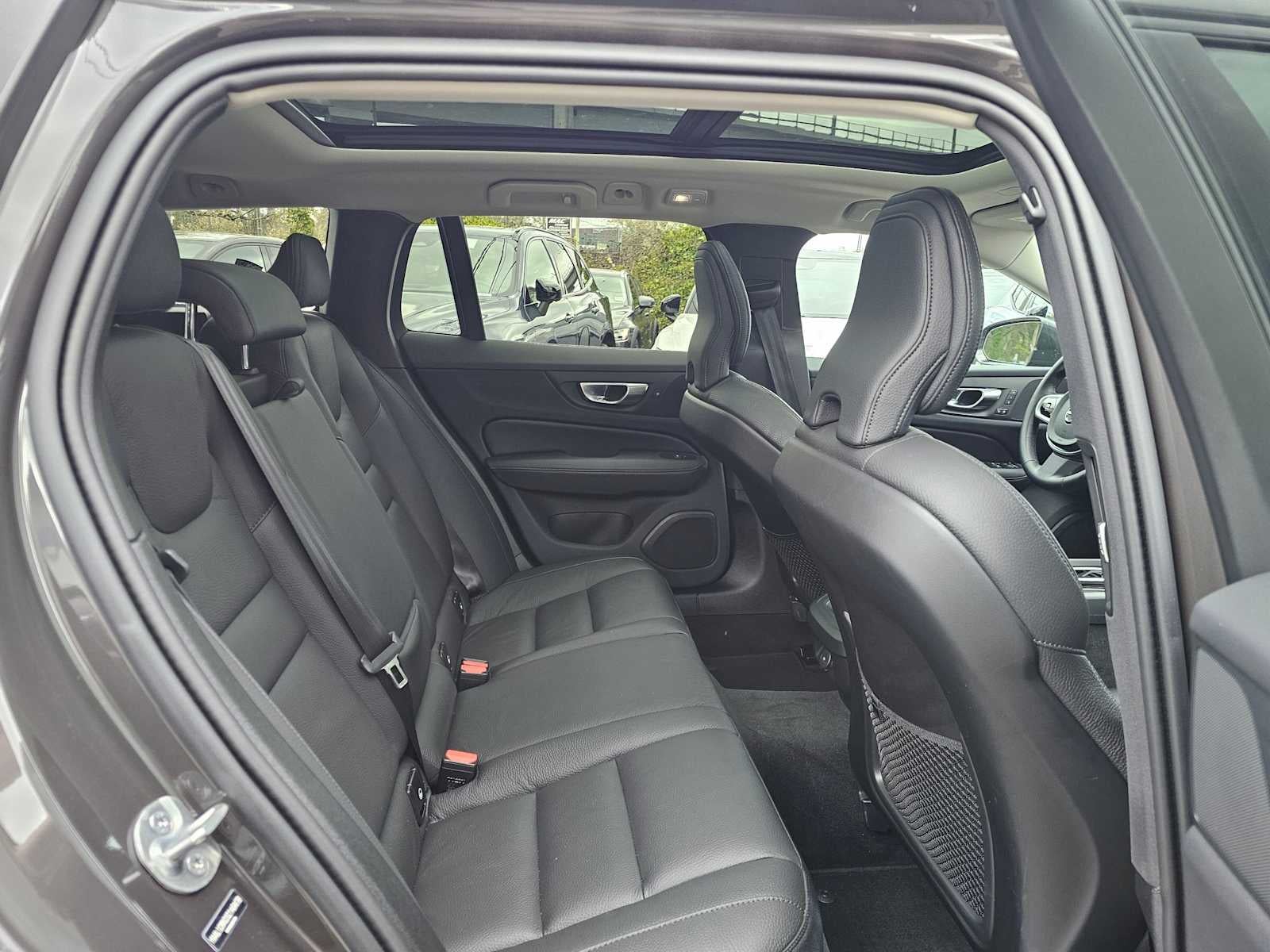 2025 Volvo V60 Cross Country Plus