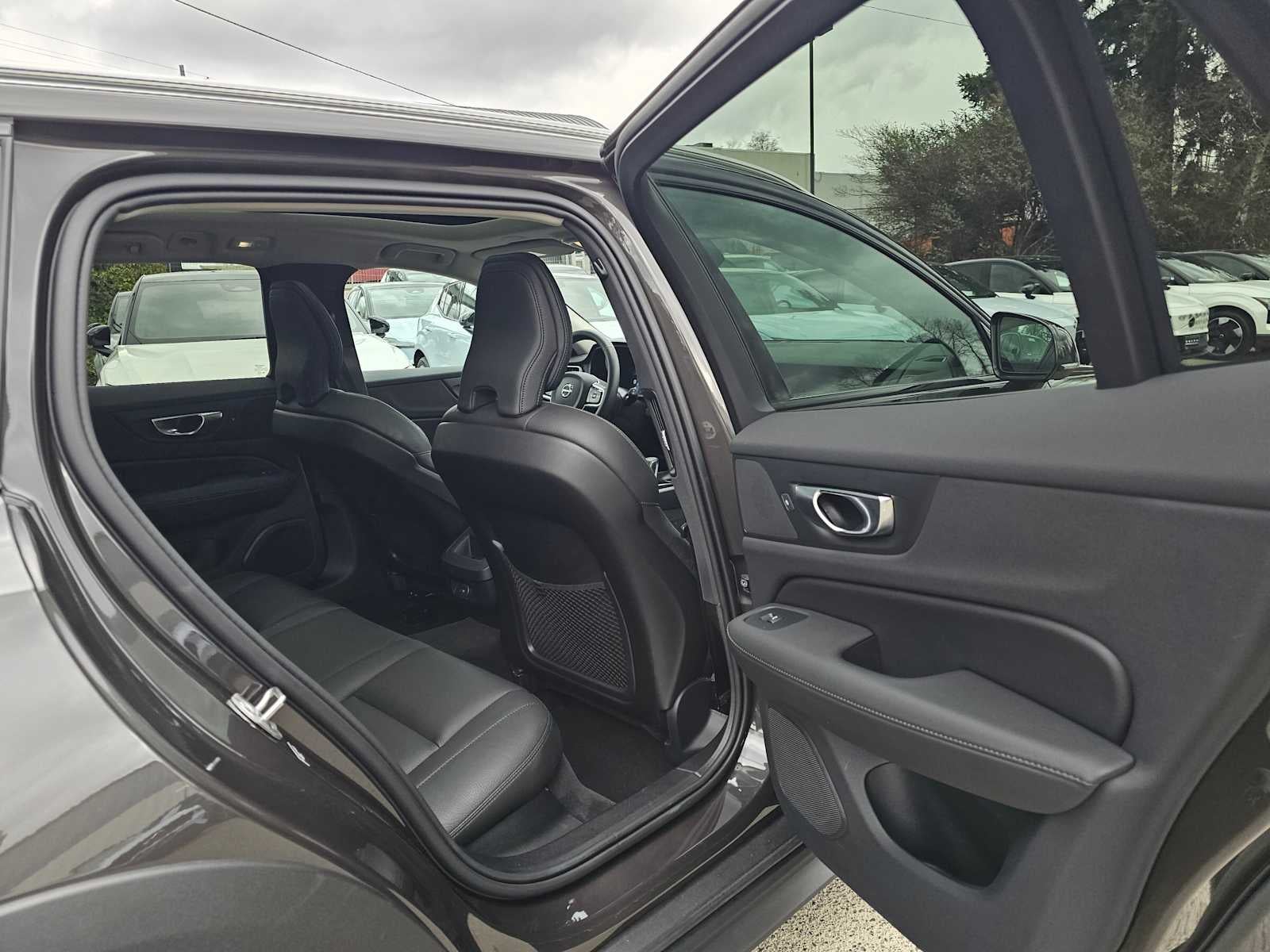 2025 Volvo V60 Cross Country Plus