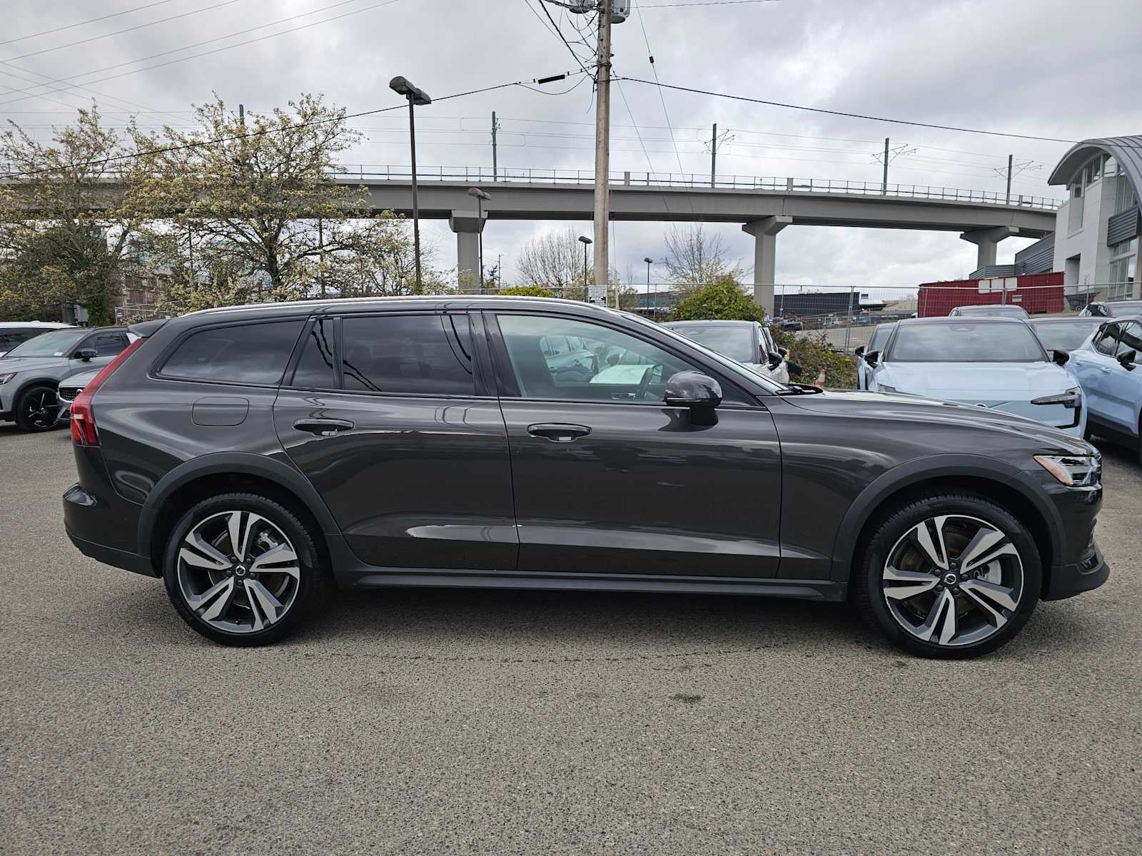 2025 Volvo V60 Cross Country Plus