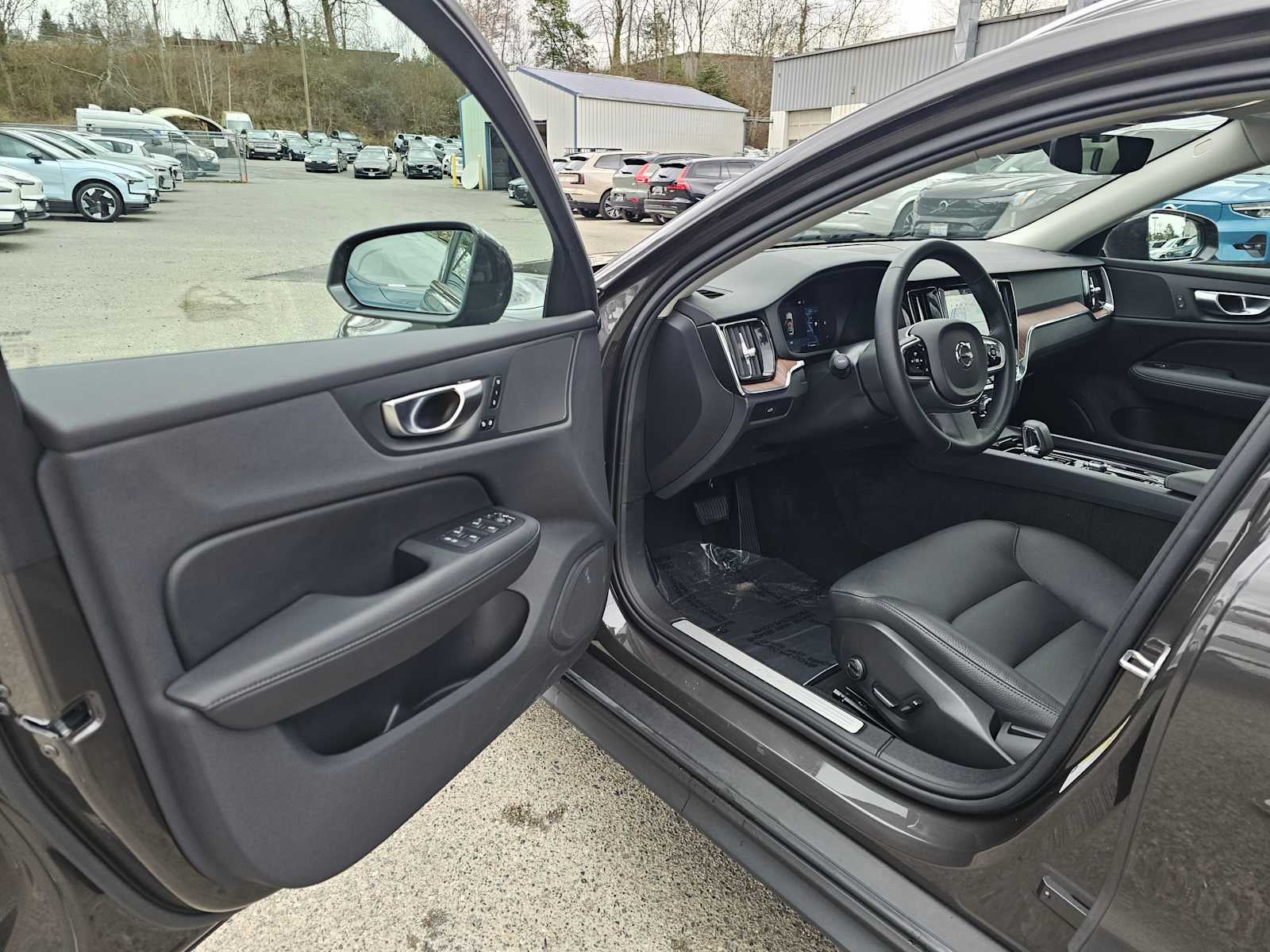 2025 Volvo V60 Cross Country Plus