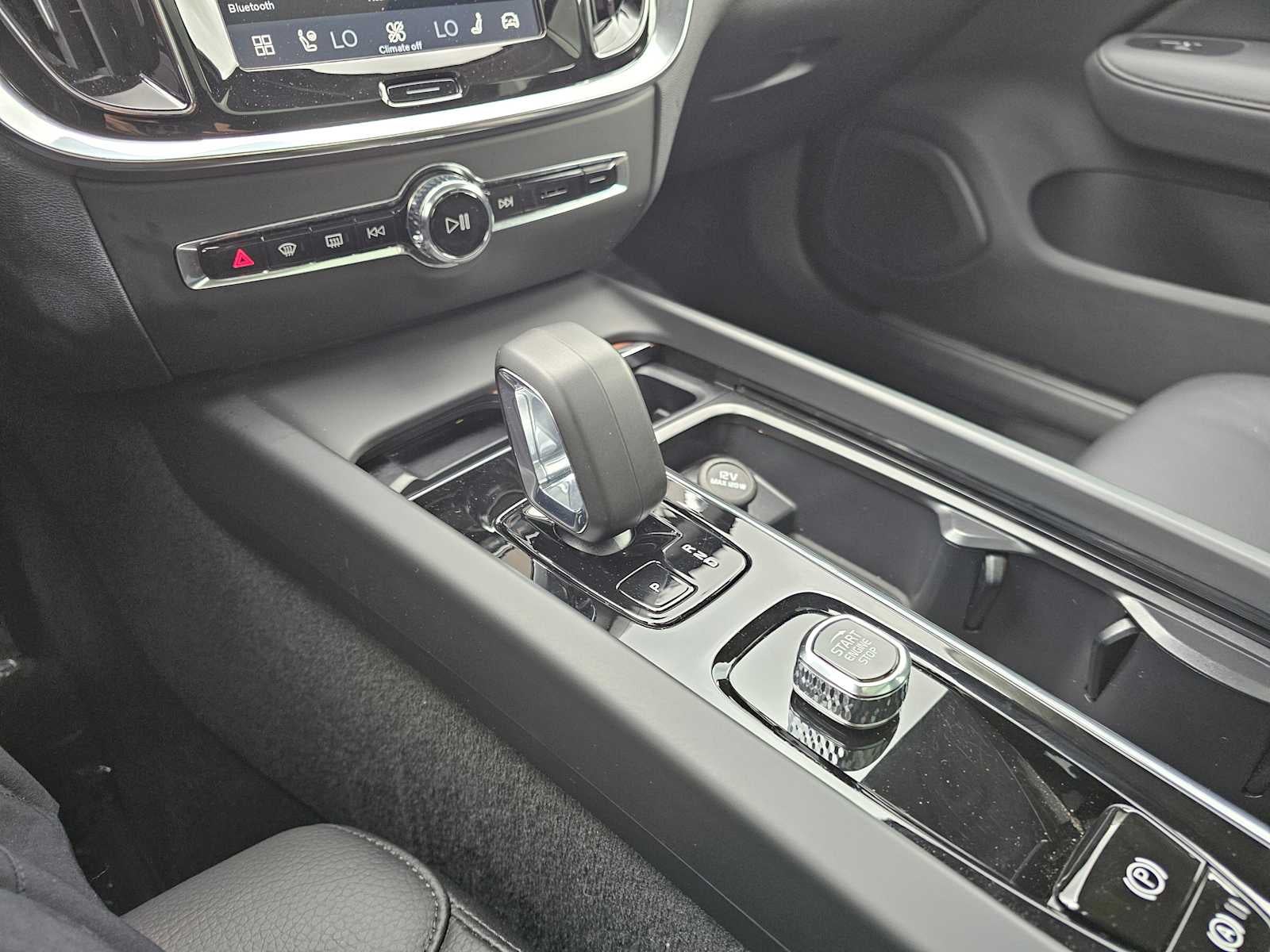 2025 Volvo V60 Cross Country Plus