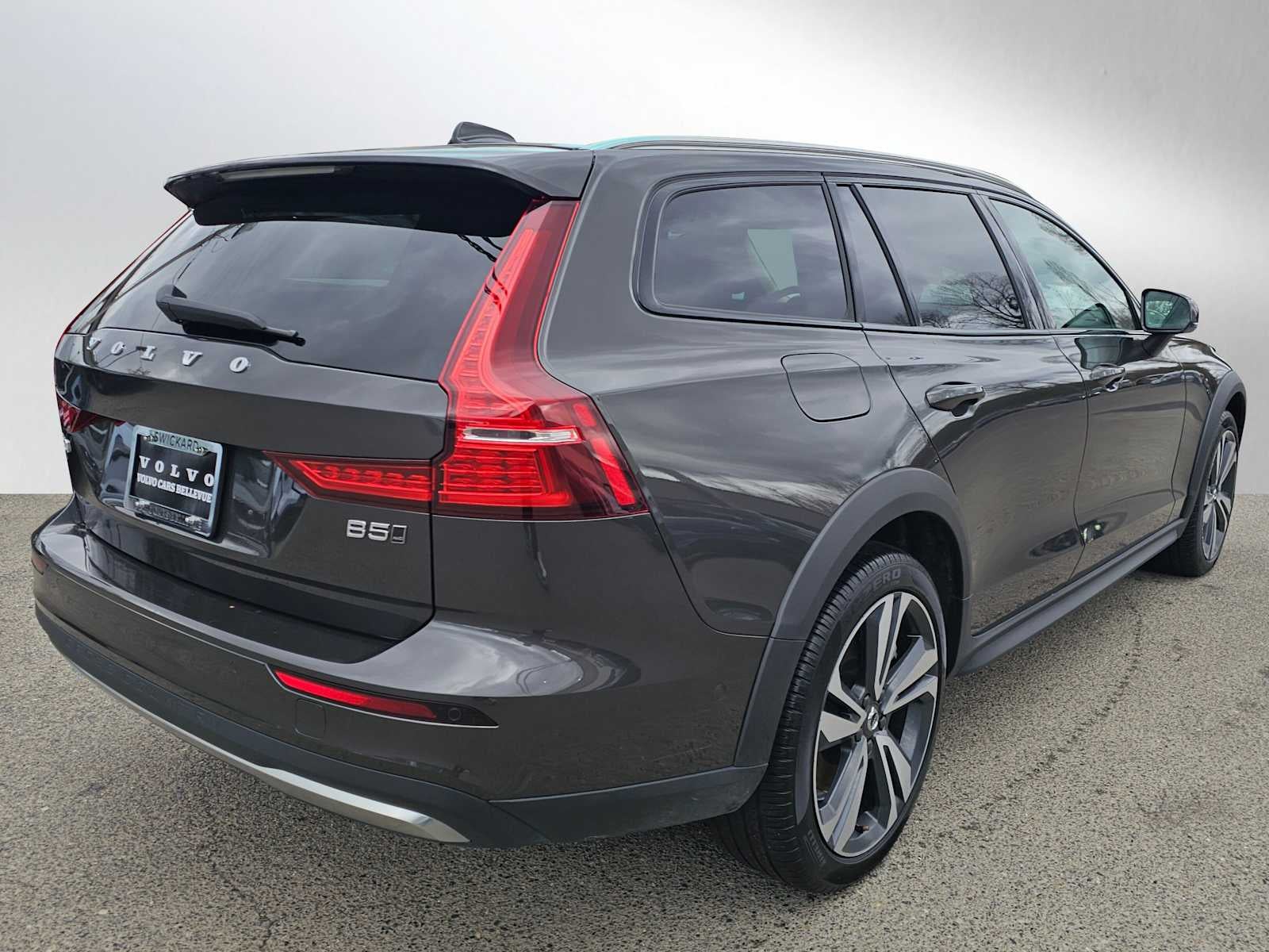 2025 Volvo V60 Cross Country Plus
