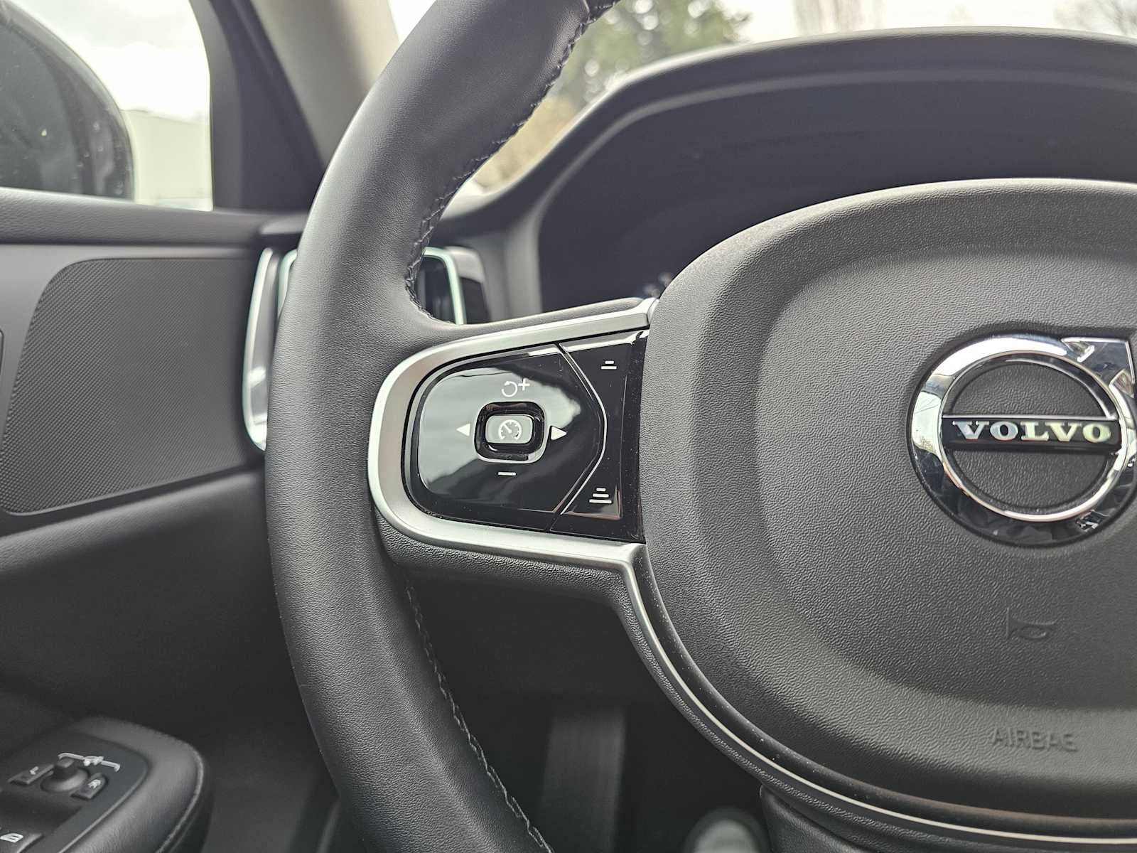 2025 Volvo V60 Cross Country Plus