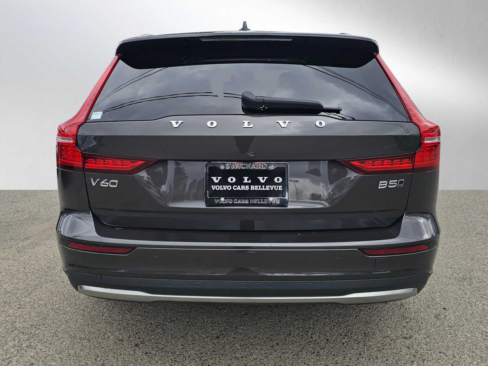2025 Volvo V60 Cross Country Plus