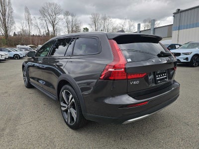 2025 Volvo V60 Cross Country Plus