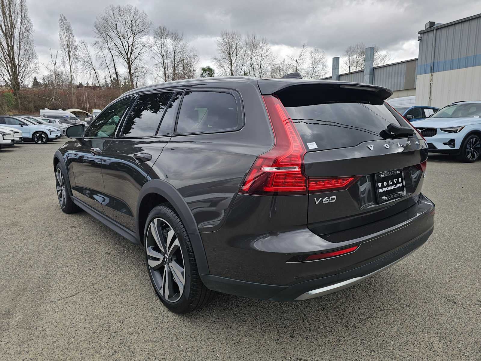 2025 Volvo V60 Cross Country Plus