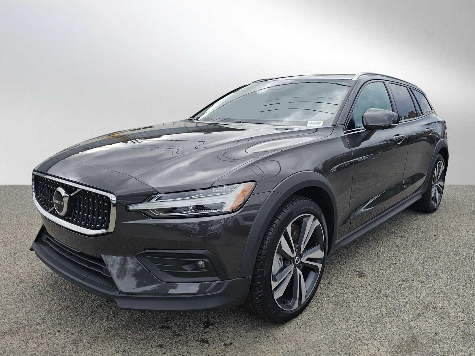 2025 Volvo V60 Cross Country Plus