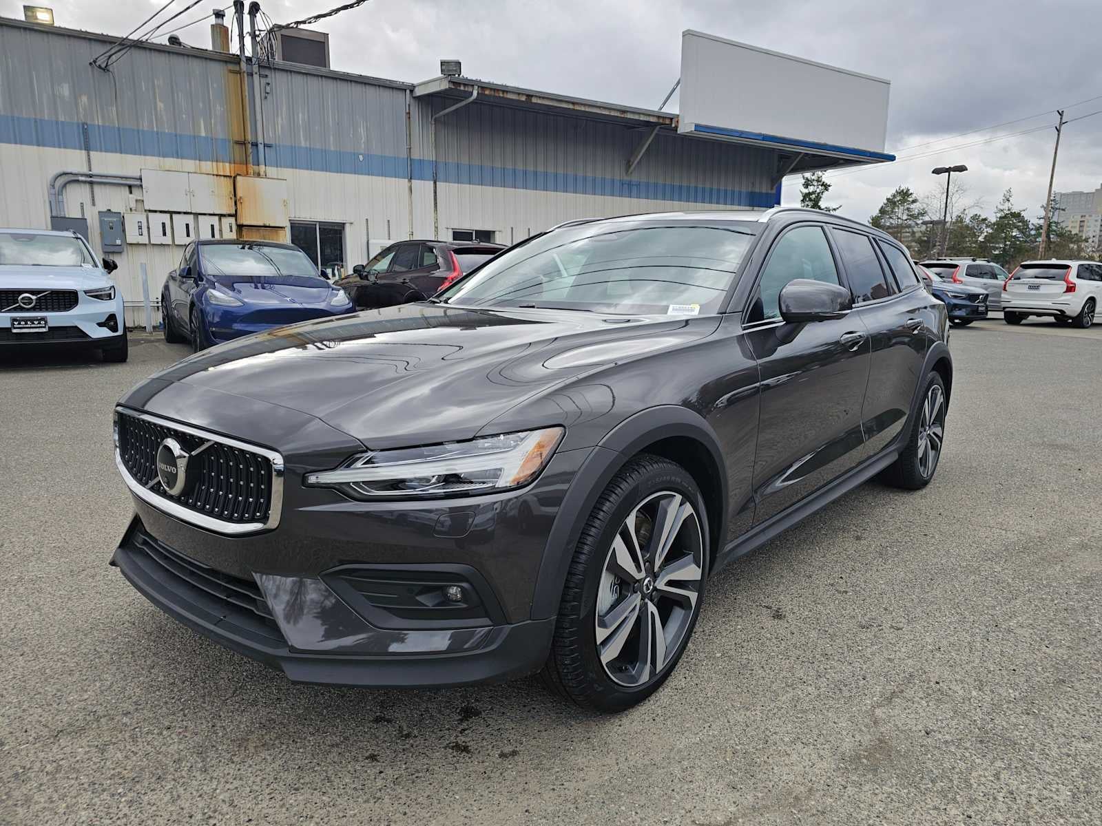 2025 Volvo V60 Cross Country Plus