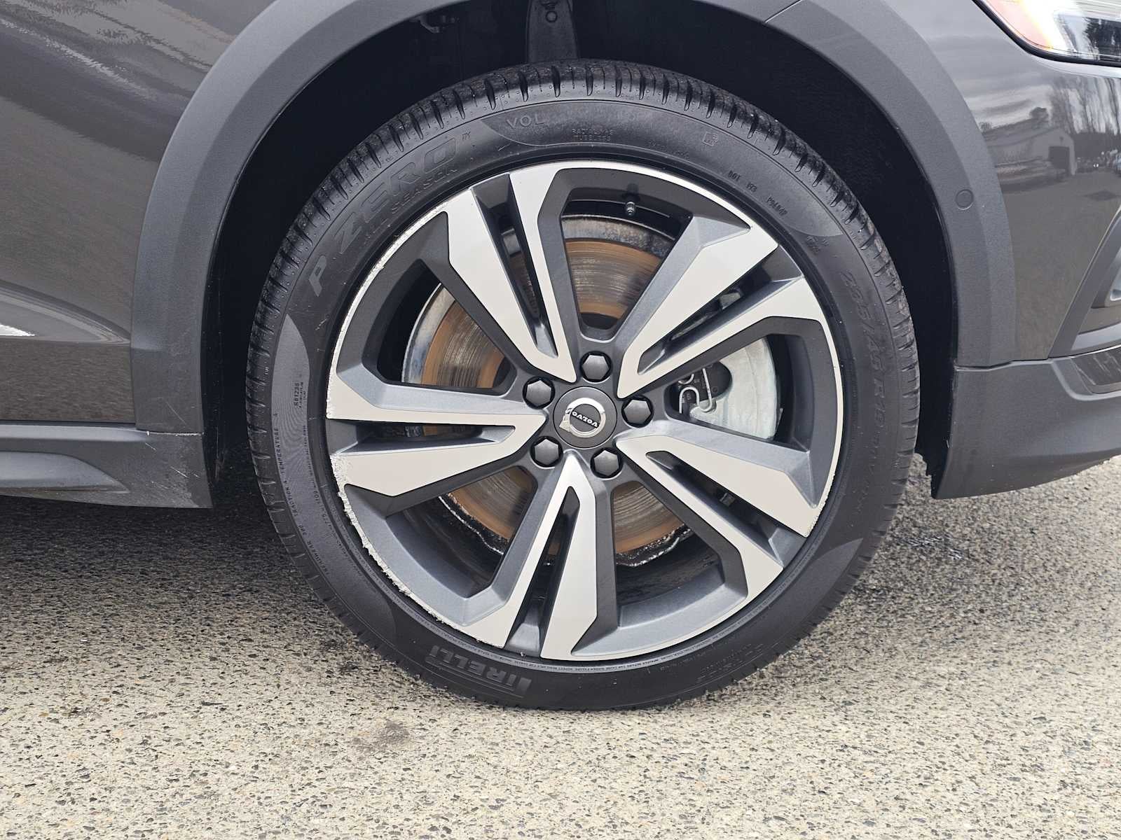 2025 Volvo V60 Cross Country Plus