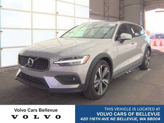 2025 Volvo V60 Cross Country Plus