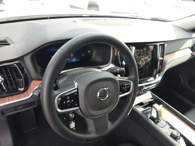 2025 Volvo V60 Cross Country Plus