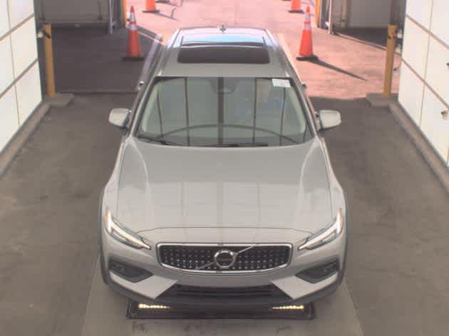 2025 Volvo V60 Cross Country Plus