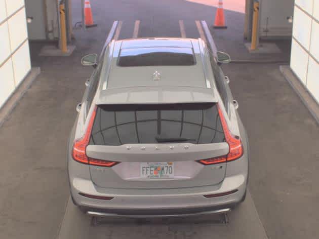 2025 Volvo V60 Cross Country Plus