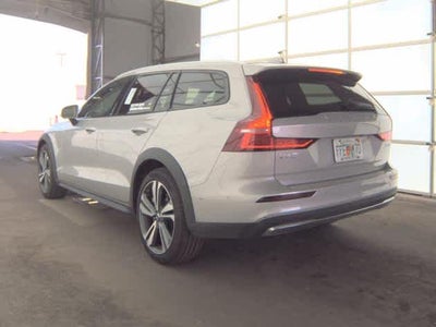 2025 Volvo V60 Cross Country Plus