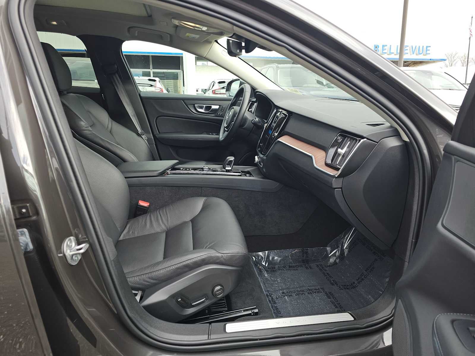 2025 Volvo V60 Cross Country Plus