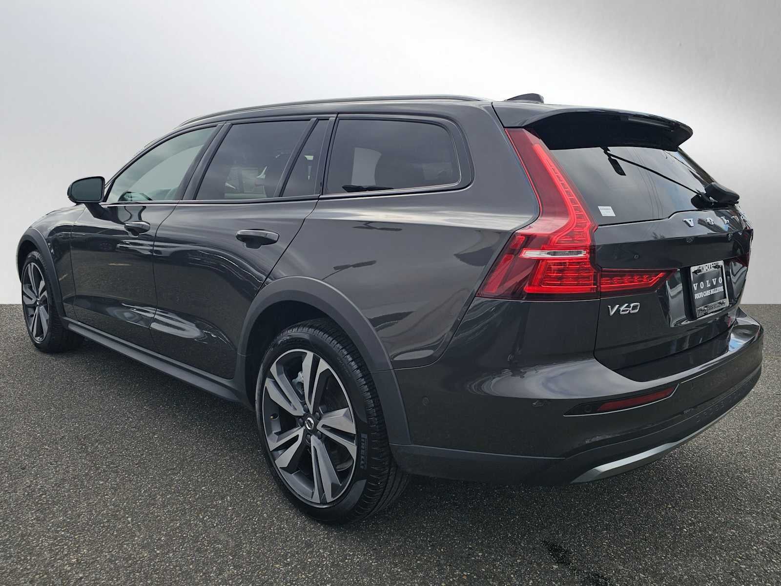 2025 Volvo V60 Cross Country Plus