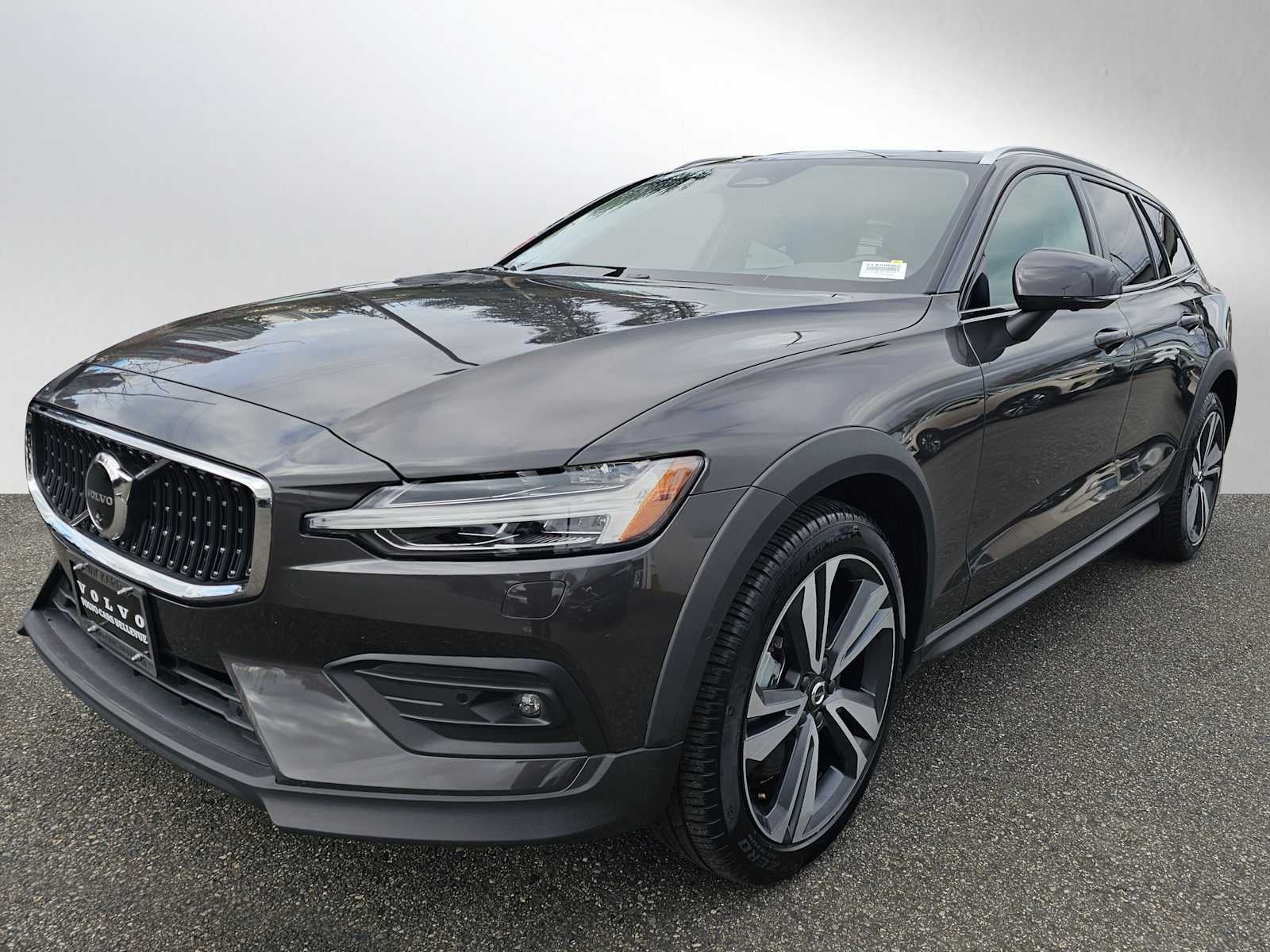 2025 Volvo V60 Cross Country Plus
