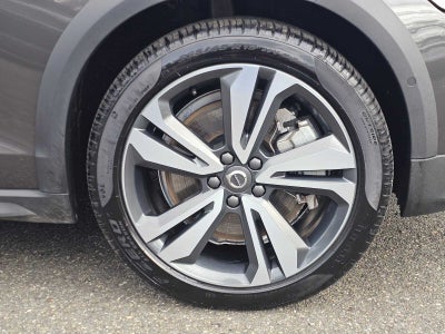 2025 Volvo V60 Cross Country Plus