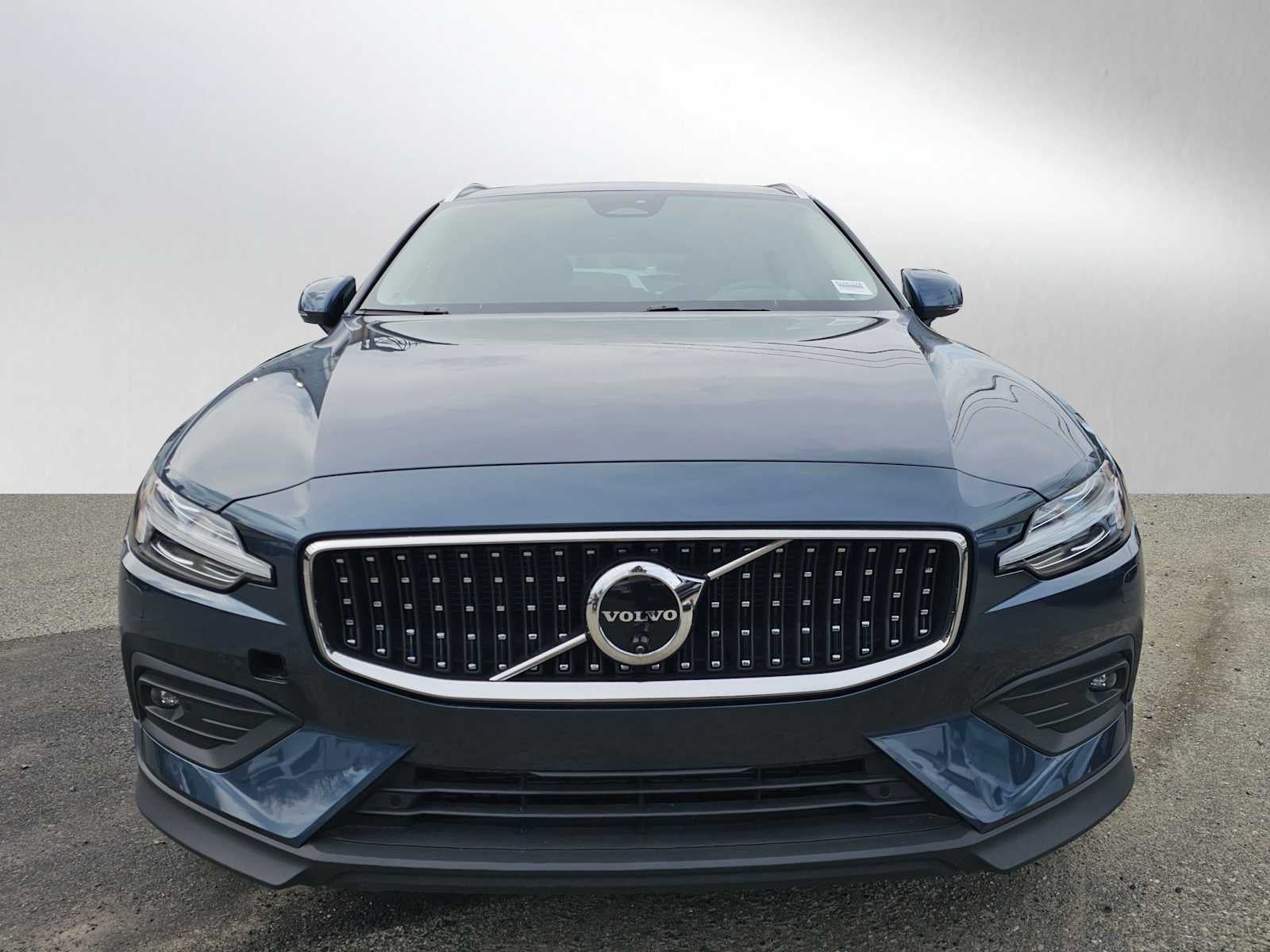 2025 Volvo V60 Cross Country Plus