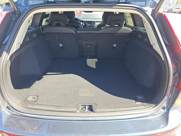 2025 Volvo V60 Cross Country Plus