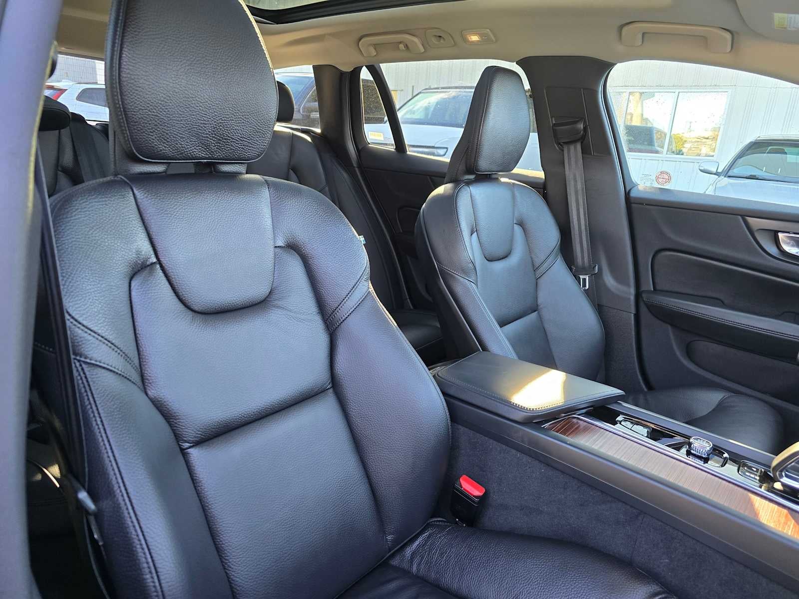 2025 Volvo V60 Cross Country Plus