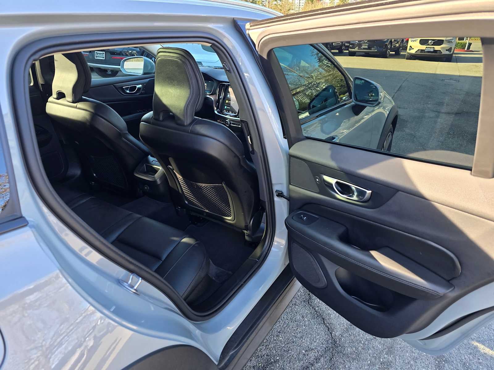 2025 Volvo V60 Cross Country Plus