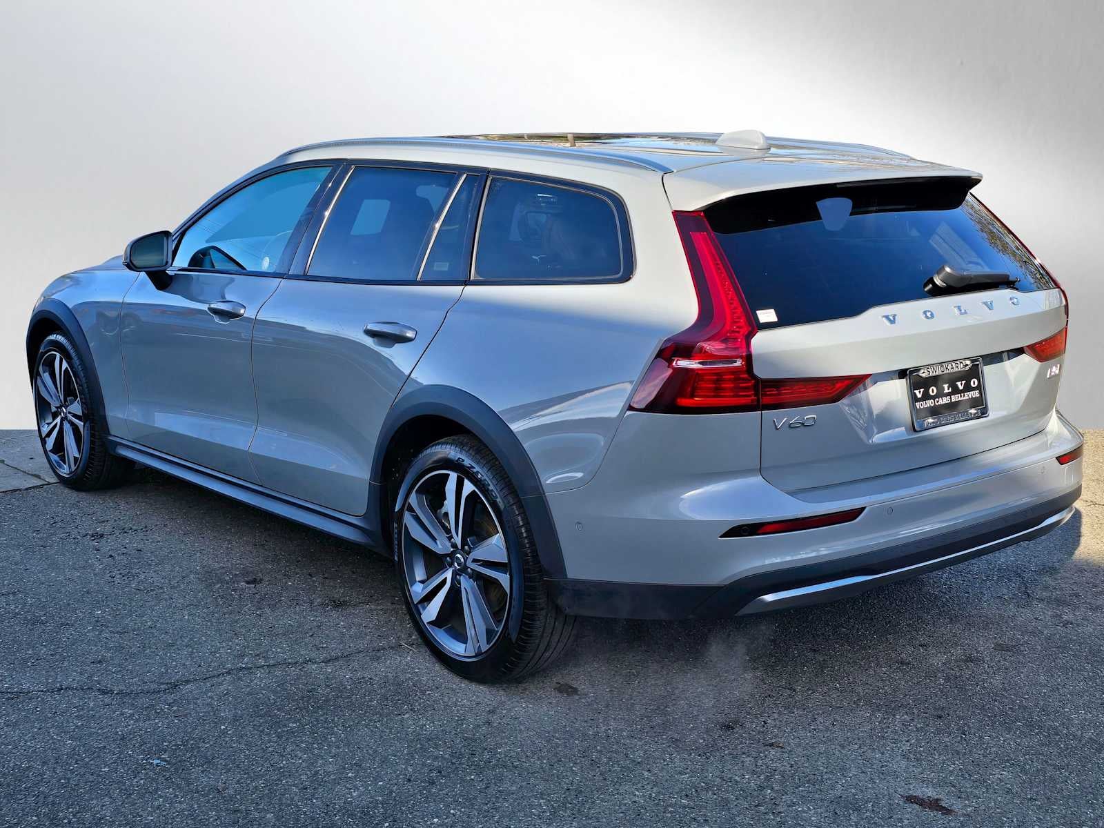 2025 Volvo V60 Cross Country Plus