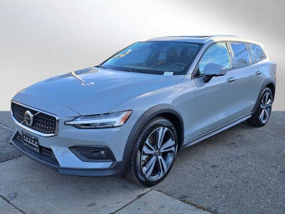 2025 Volvo V60 Cross Country Plus
