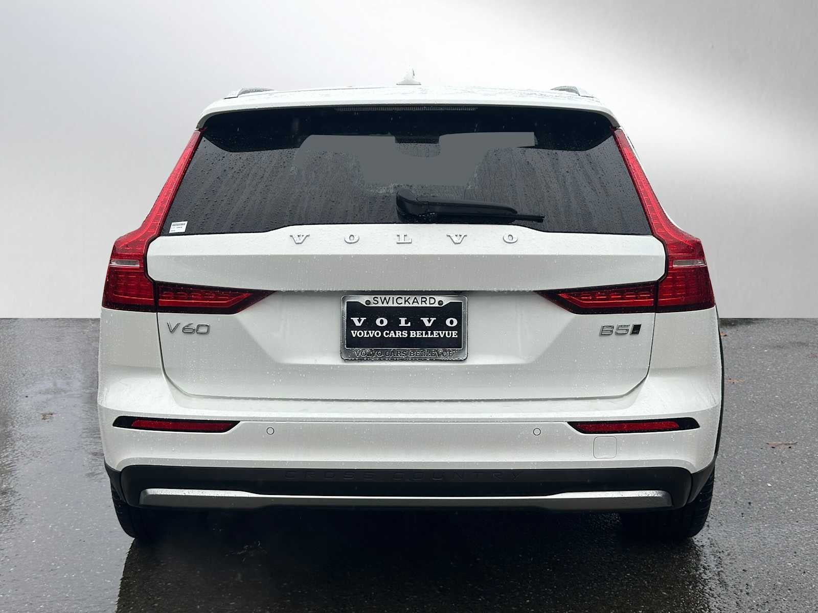 2025 Volvo V60 Cross Country Plus