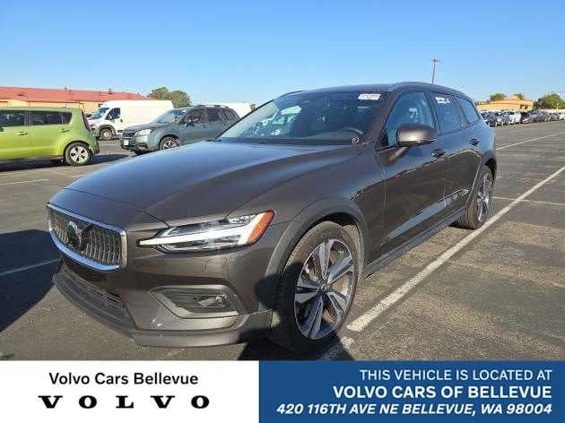 2025 Volvo V60 Cross Country Plus