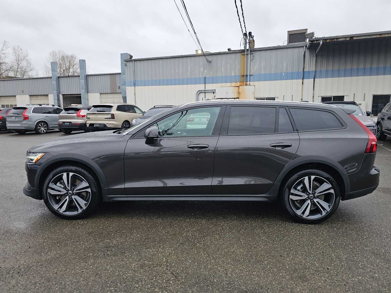 2025 Volvo V60 Cross Country Plus