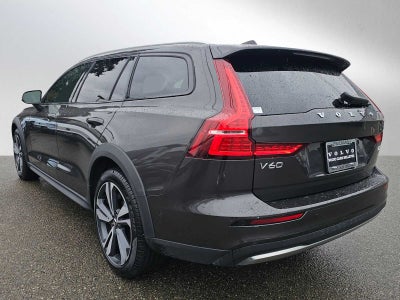 2025 Volvo V60 Cross Country Plus