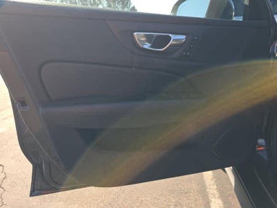 2025 Volvo V60 Cross Country Plus