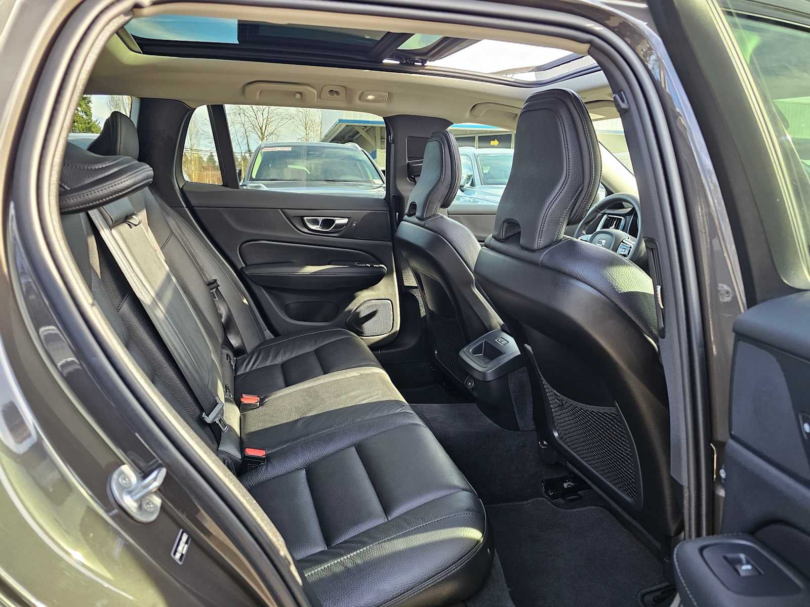 2025 Volvo V60 Cross Country Plus