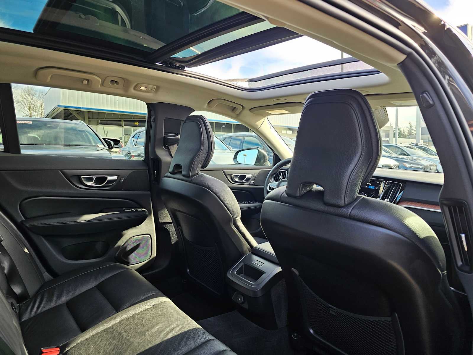 2025 Volvo V60 Cross Country Plus