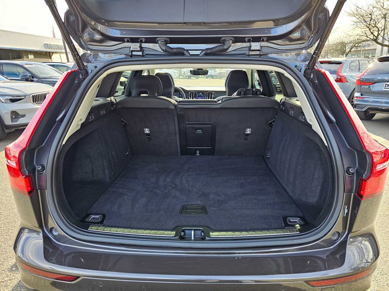 2025 Volvo V60 Cross Country Plus