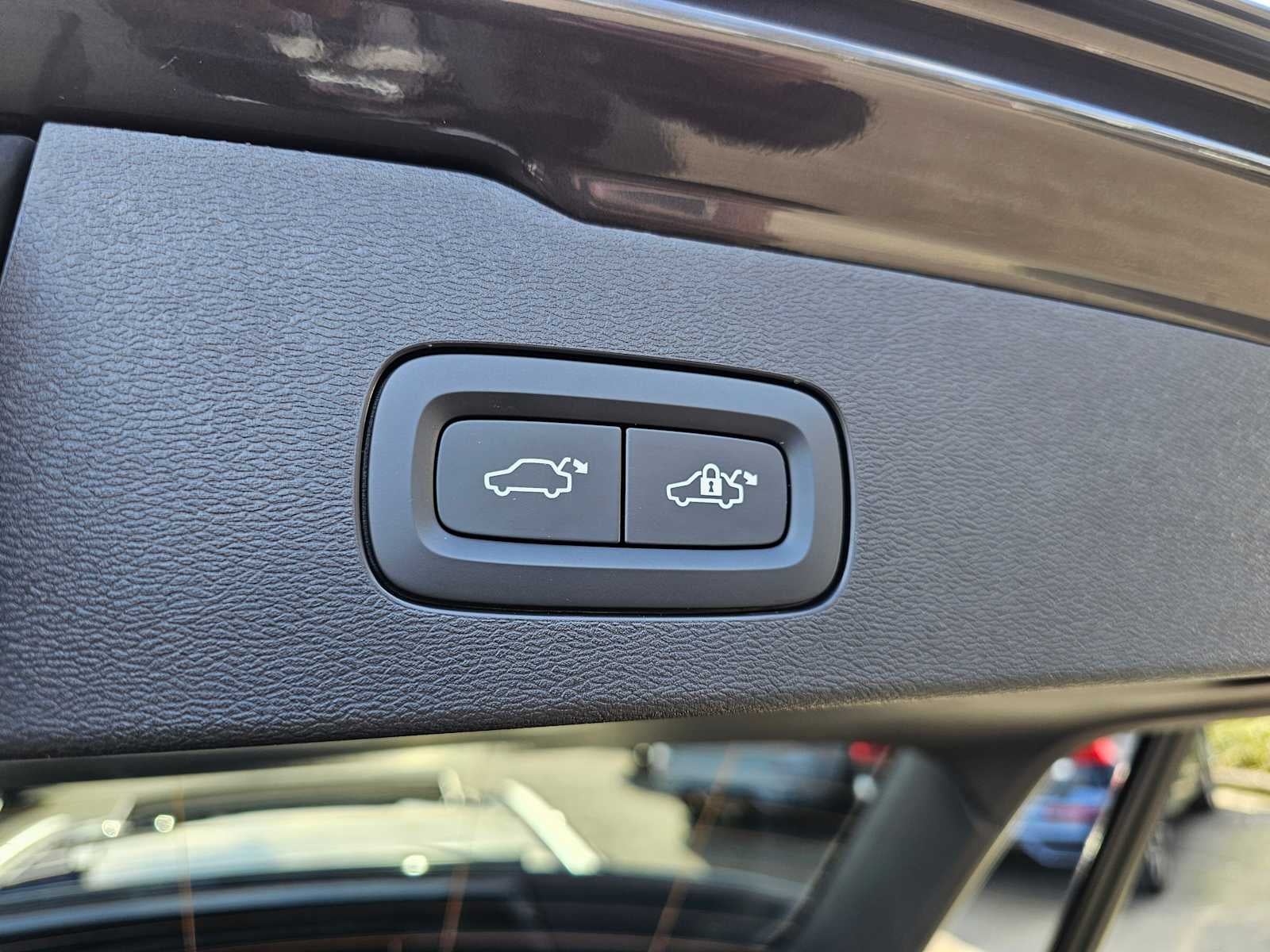 2025 Volvo V60 Cross Country Plus