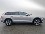 2025 Volvo V60 Cross Country Plus