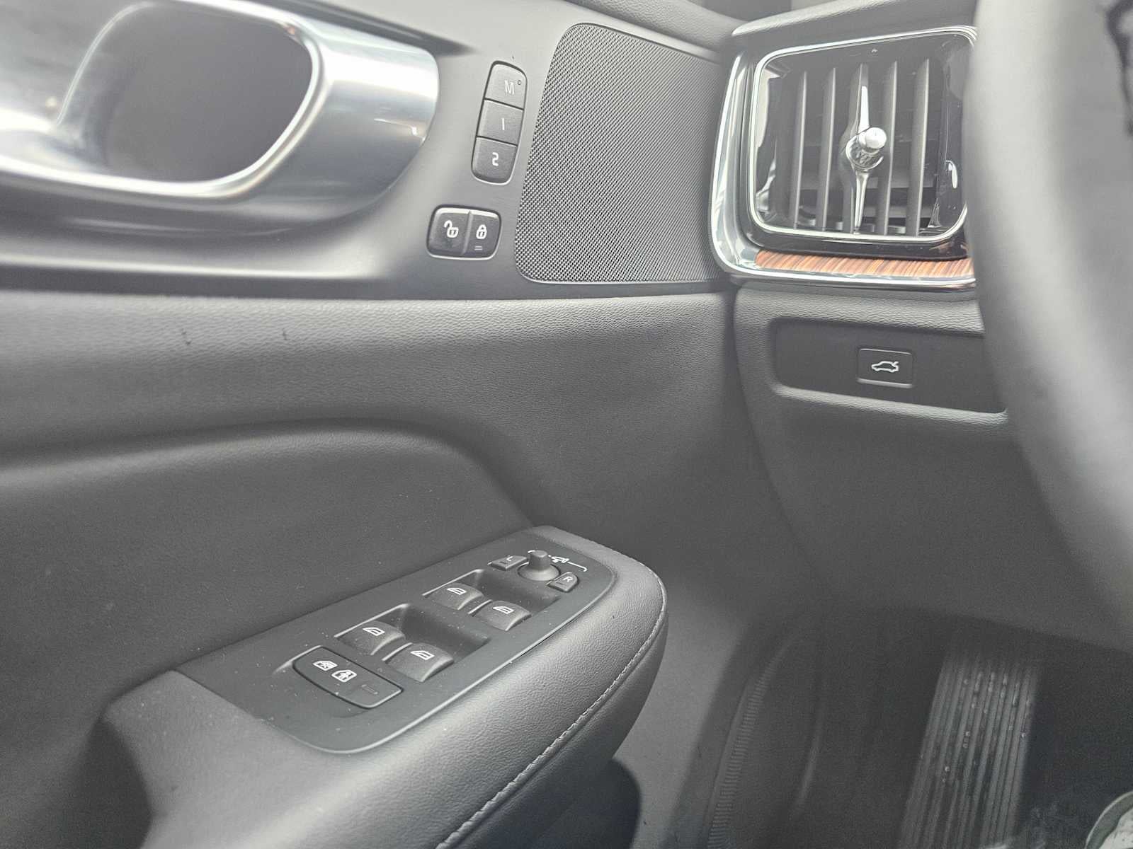 2025 Volvo V60 Cross Country Plus