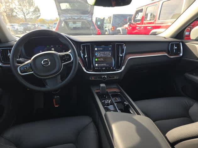 2025 Volvo V60 Cross Country Plus