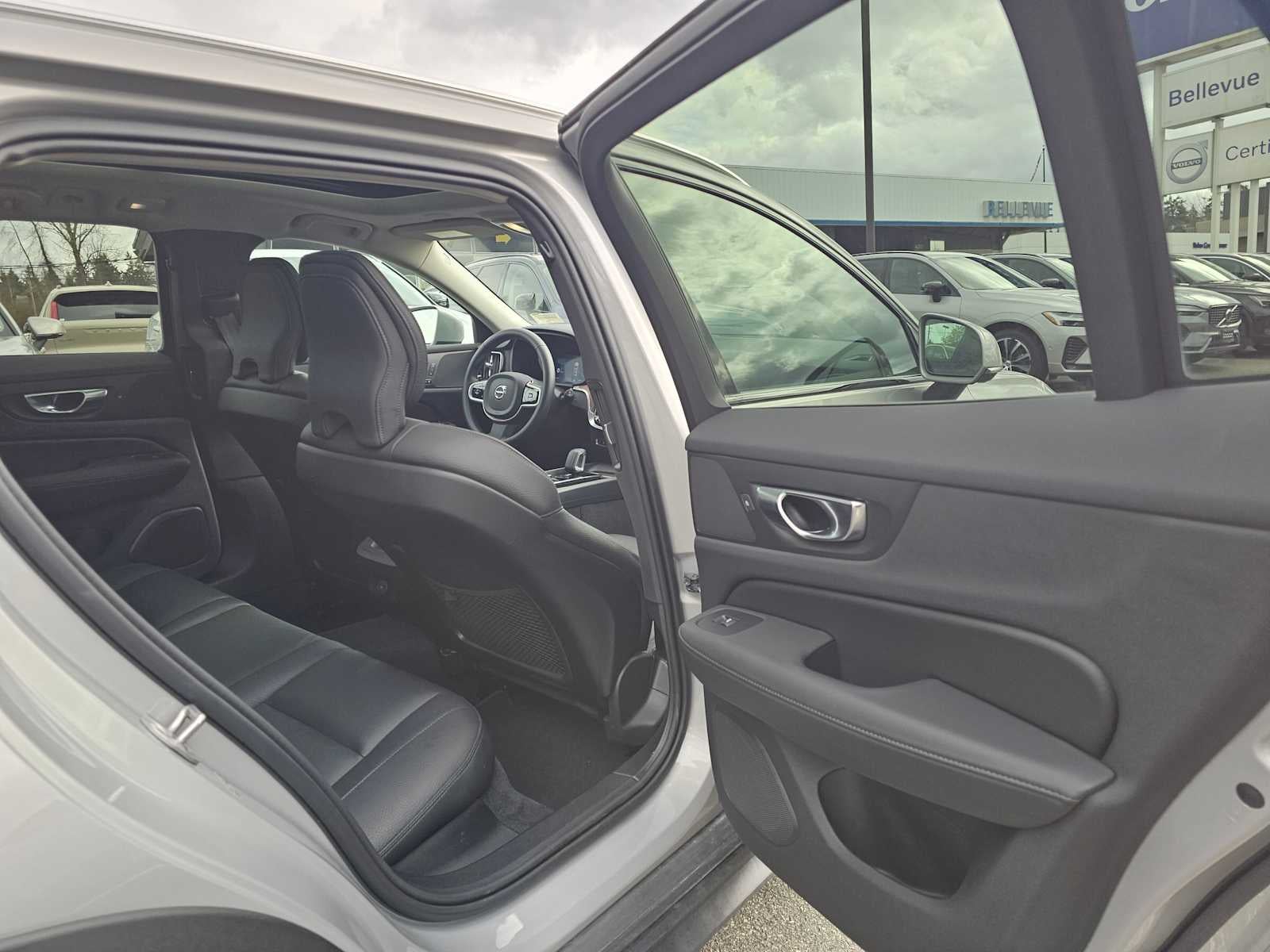 2025 Volvo V60 Cross Country Plus